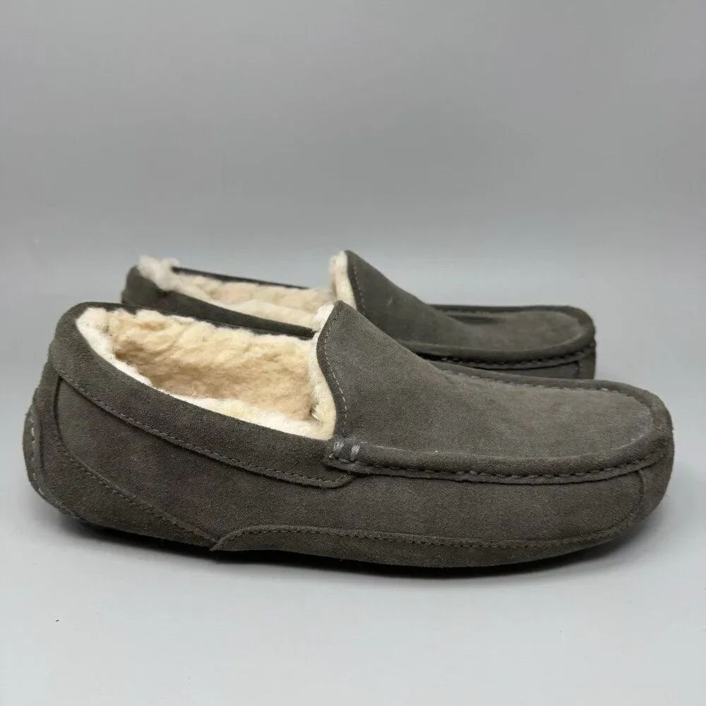 UGG Ascot Mens Slippers Loafer Size 9 Gray Suede Sheepskin Lined Shoes